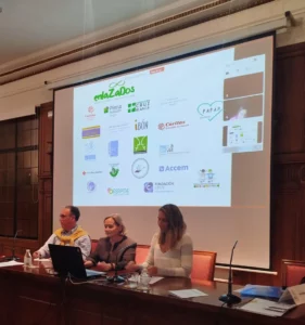 Maria Sierra. Presidenta de Ibon. Adriana Quintana de Plena Inclusión y Ceferino de la Asociación educación para la Paz. En el colegio de abogados de Aragon. Formacion SOP (Servicio de Orientación Penitenciaria)