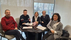 Reunión en Huesca del Director Provincial del IASS Carlos Oliván, el subdirector Javier Ferrer, la coordinadora del EMA Patri González, con María Sierra y Rafa Díaz de la Asociación IBÓN.